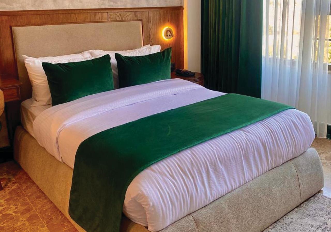 Bratus Hotel 亚喀巴 外观 照片