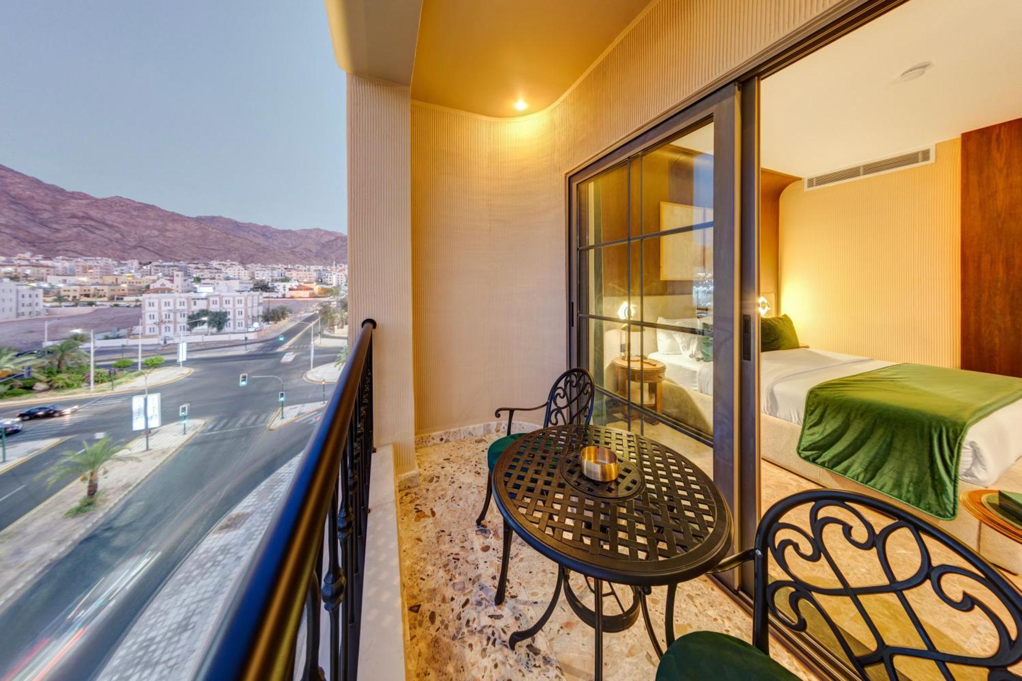 Bratus Hotel 亚喀巴 外观 照片