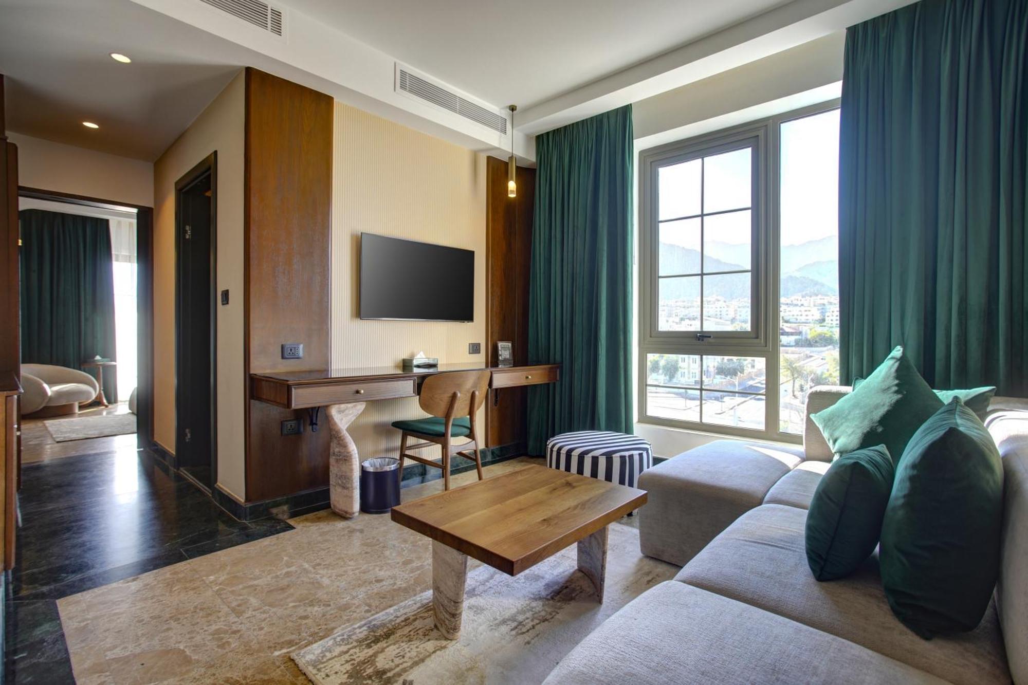 Bratus Hotel 亚喀巴 外观 照片