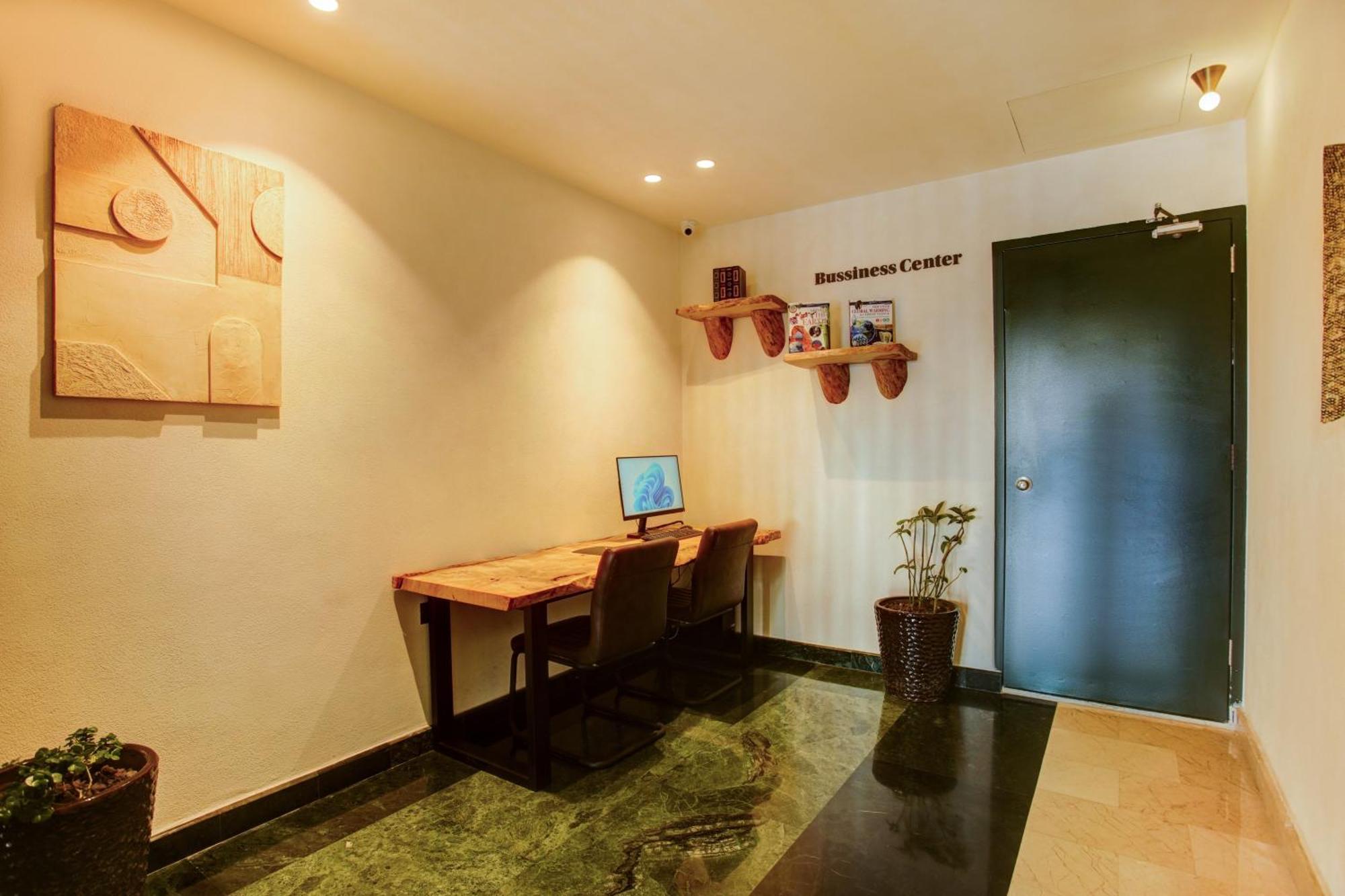 Bratus Hotel 亚喀巴 外观 照片