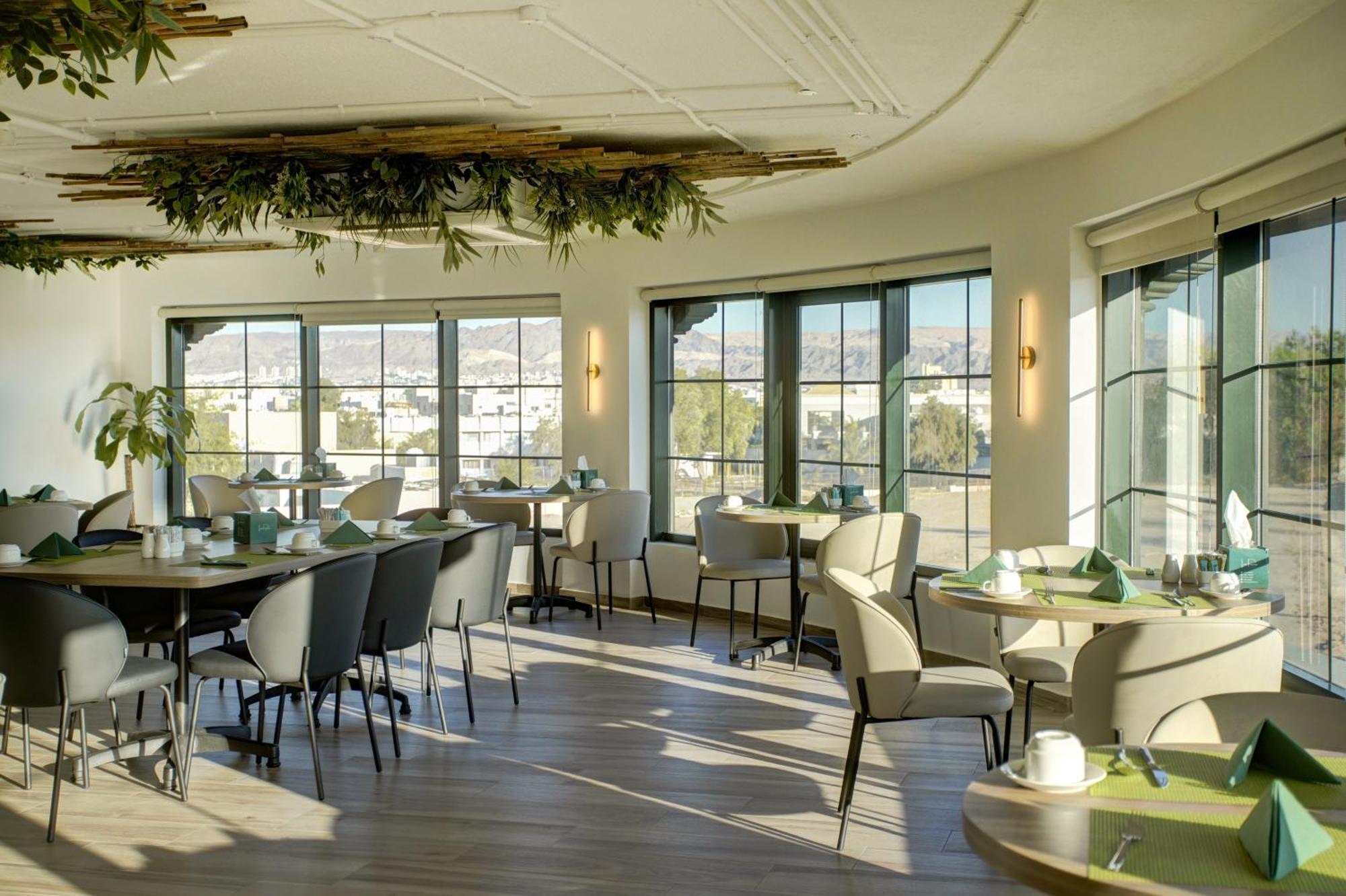 Bratus Hotel 亚喀巴 外观 照片