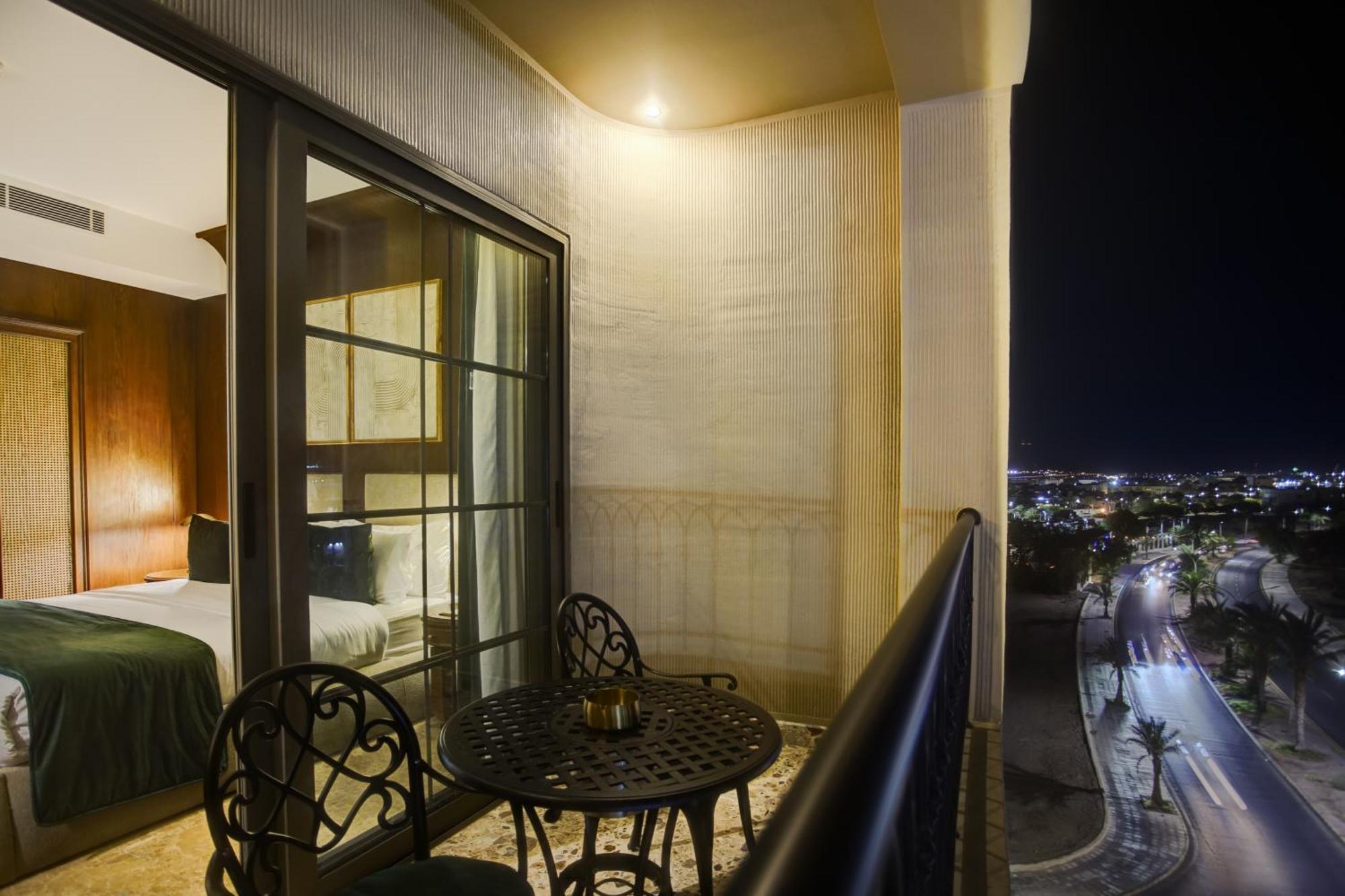 Bratus Hotel 亚喀巴 外观 照片