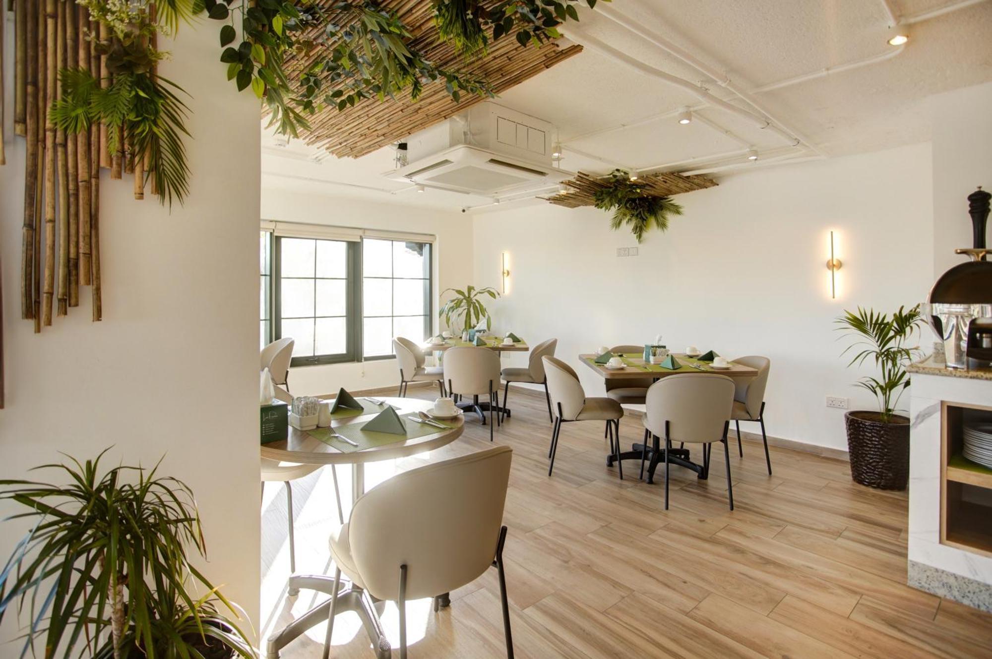 Bratus Hotel 亚喀巴 外观 照片